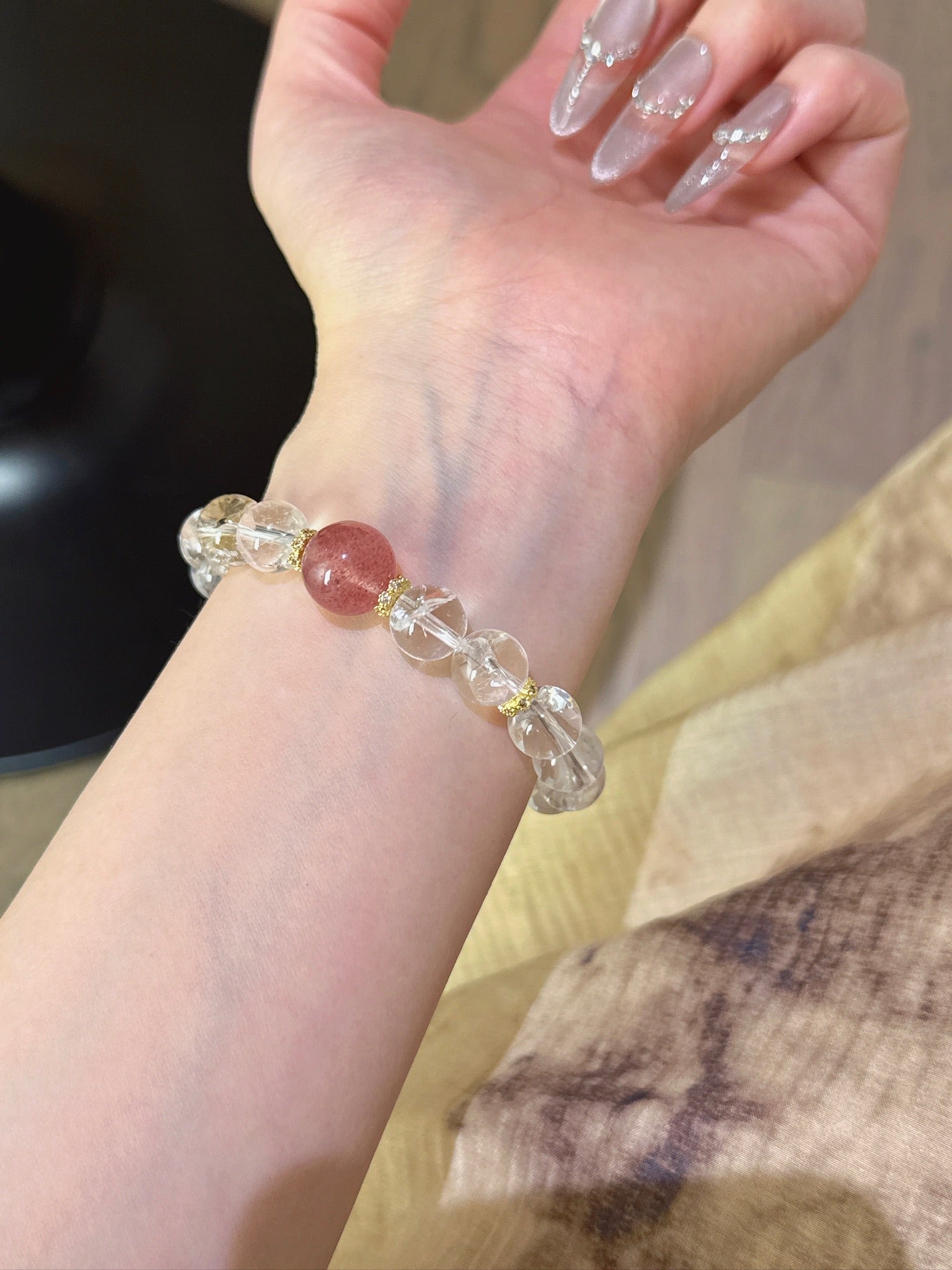 ▫️▪️ White Ace Strawberry Crystal Bracelet